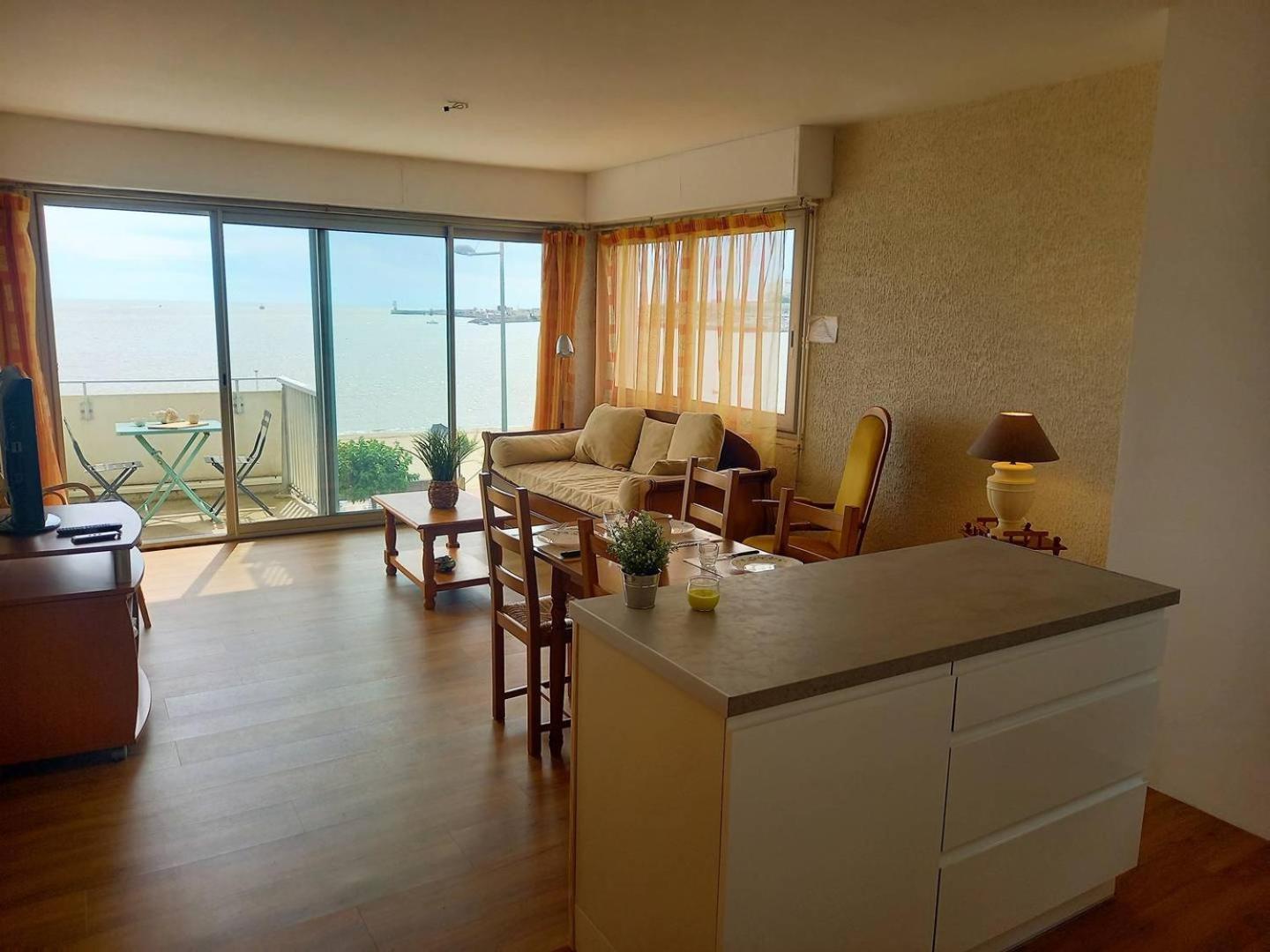 Royan - Vue Mer Pour Cet Appartement Face A La Plage - Grande Conche ภายนอก รูปภาพ